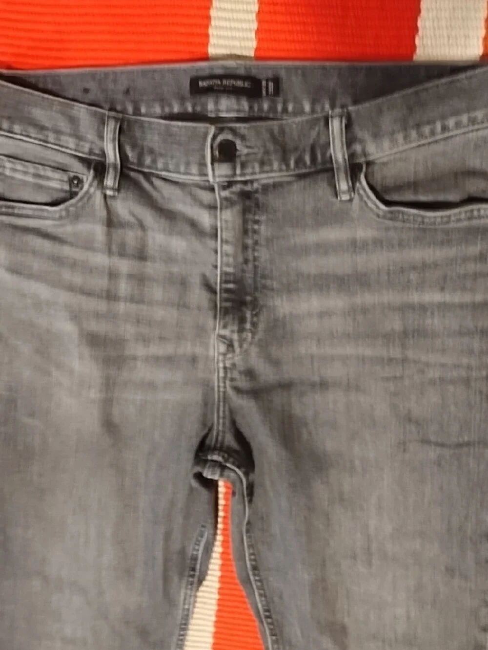 Banana Republic Light Gray Slim Fit Jeans Distressed 34/30